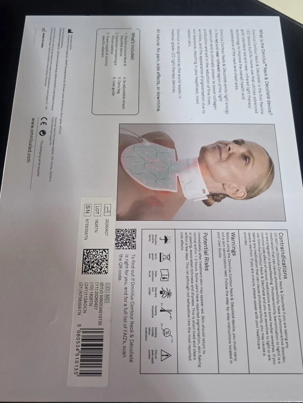 OMNILUX Contour Neck & Decollete - LED Light Therapy - NEW